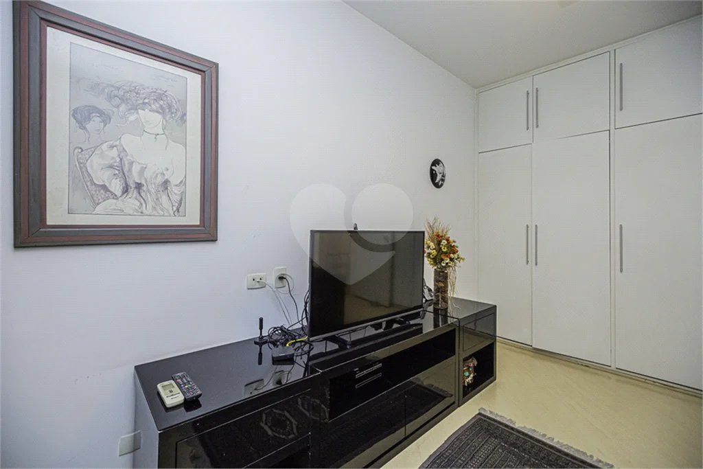 Apartamento á venda em Higienópolis com 212m² 3 dormitórios 1 suíte 2 vagas