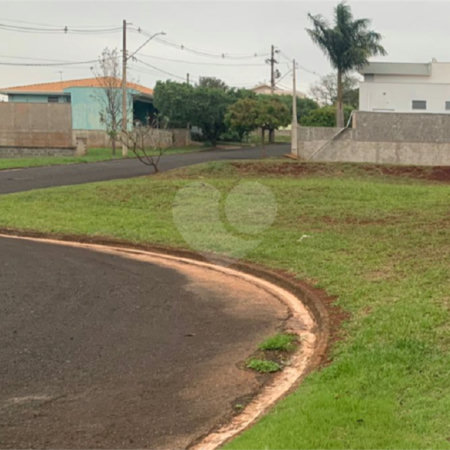 Terreno no Condomínio Nascente do Jaraguá, localizado em Araraquara/SP.