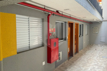 Apartamento 2 dormitórios c/ quintal privativo próximo ao futuro Metrô Anália Franco