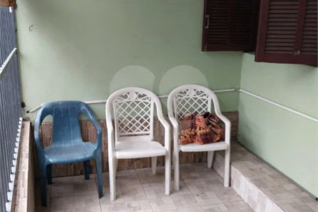 Sobrado à venda com 212 m², 2 quartos (suítes), 3 banheiros e 2 vagas de garagem, em São Caetano do Sul