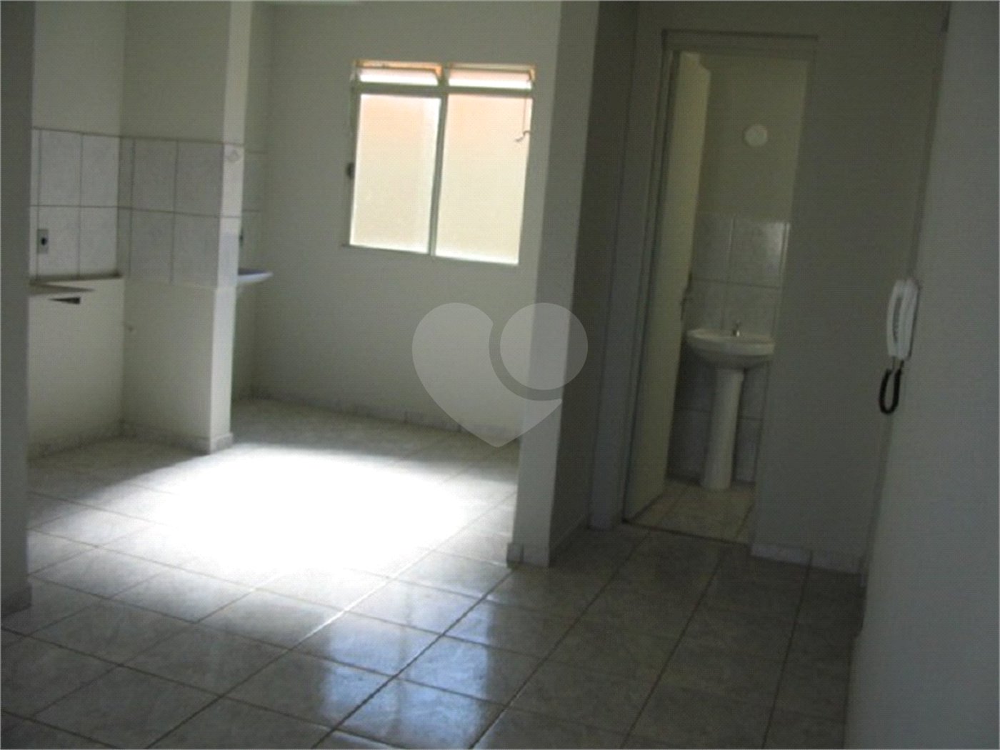 Apartamento no Condomínio Residencial Jardim das Torres.