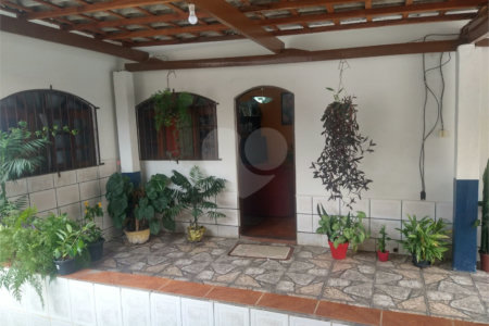 Casa Térrea + 2 Casas e Ponto Comercial