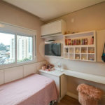 Espaço, conforto e uma localização privilegiada fazem deste apartamento mobiliado no Baeta Neves, em São Bernardo do Campo, uma excelente opção para seu novo lar. Com 118 m², três dormitórios e quatro banheiros, o imóvel oferece ambientes amplos para acomodar a família e receber amigos com comodidad