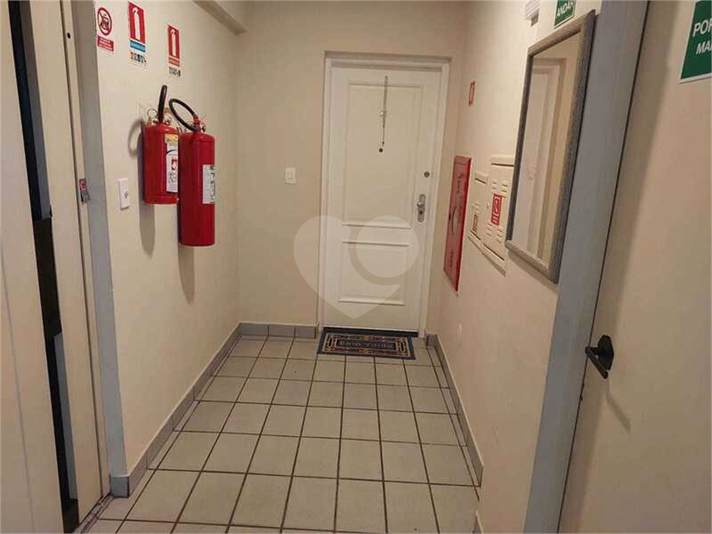 APARTAMENTO COM 125 M2 3 DORMITORIOS, SALA E COZINHA AMPLAS E 3 VAGAS DE GARAGEM. À VENDA EM SANTANA