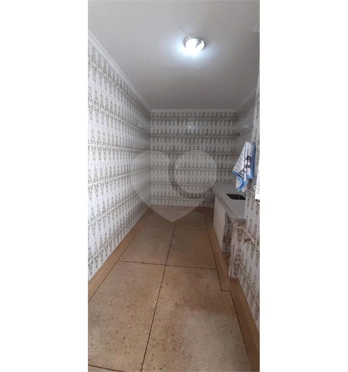 Apartamento - Bom Retiro - 3 dormitórios - 1 banheiro - 1 sala - 1 cozinha