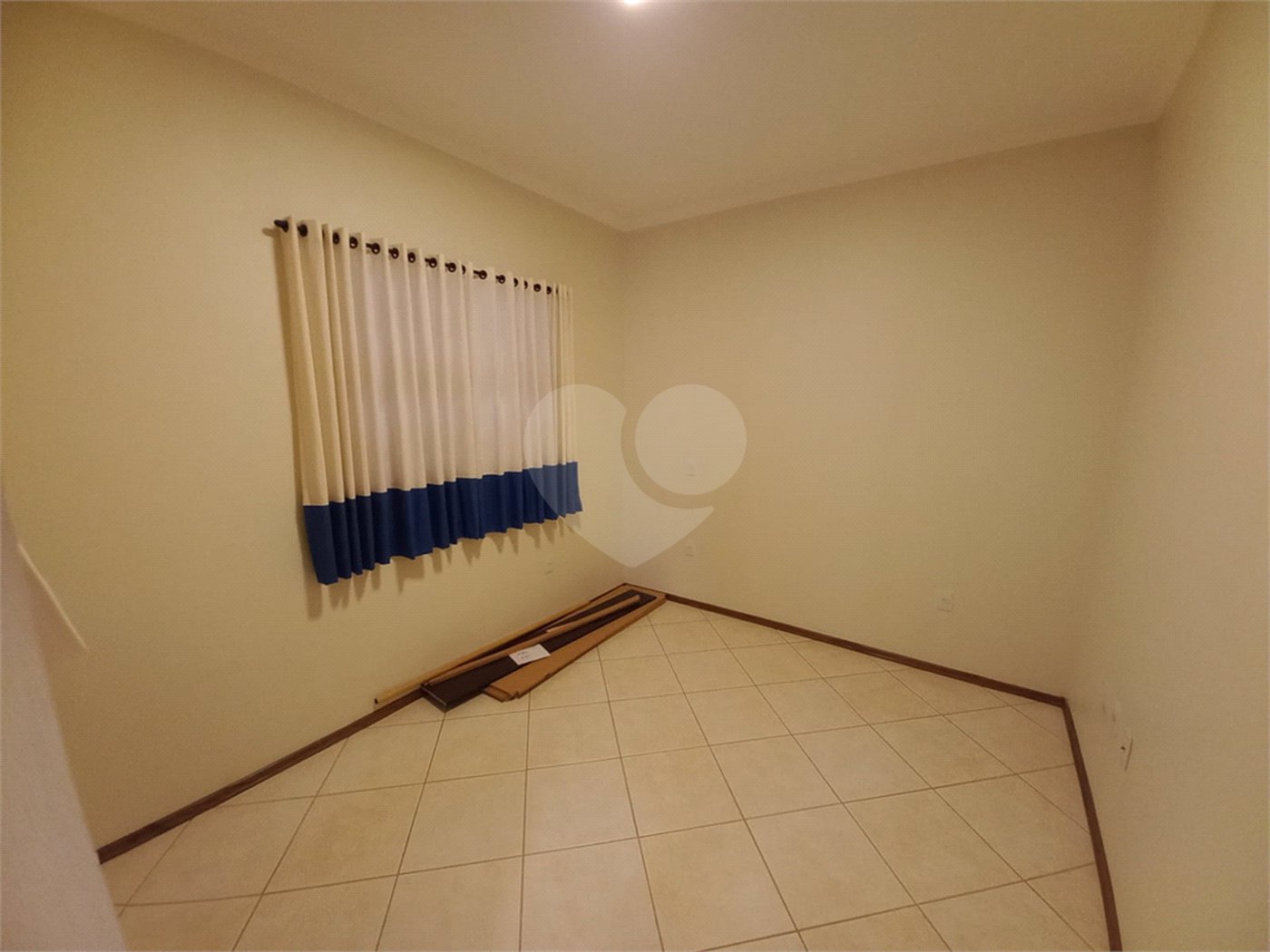 Casa Térrea no Condomínio Damha I,