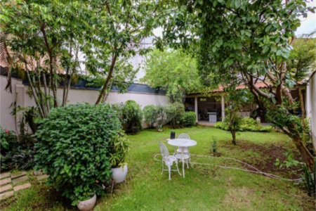 Casa para locação no Jardim da Saúde – São Paulo Imóvel amplo e elegante, com 360 m² de área construída em terreno de 400 m²