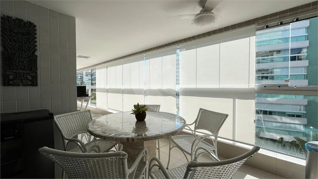 Apartamento à venda com 3 quartos, sendo 2 suítes,  em Riviera de São Lourenço, Bertioga, SP