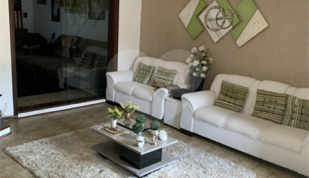 Sobrado à venda com 4 quartos, sendo 3 suítes,  em Jardim Alvinópolis, Atibaia, SP