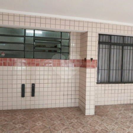 Sobrado à venda com 212 m², 2 quartos (suítes), 3 banheiros e 2 vagas de garagem, em São Caetano do Sul