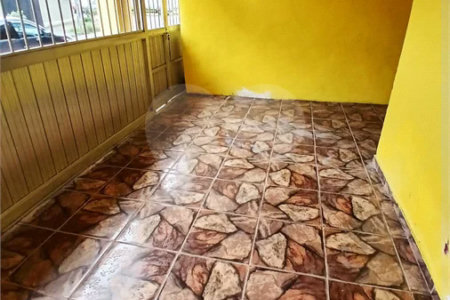 CASA Á VENDA EM SANTÍSSIMO ,ESTRADA DA POSSE ..