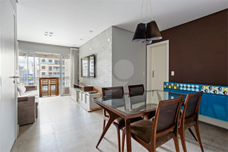 APARTAMENTO MOBILIADO E EQUIPADO DE 3 DORMITÓRIOS E 2 VAGAS - BROOKLIN -