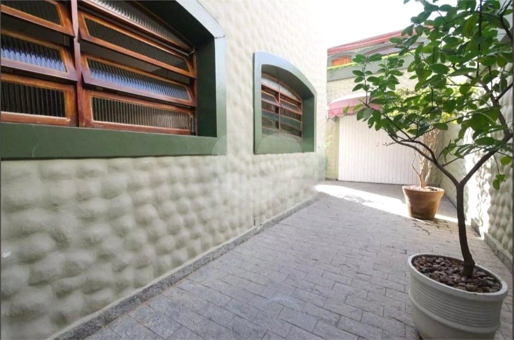 Sobrado a venda na Vila Mariana de 300m² 2 suítes 3 dormitórios 5 vagas