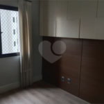 Linda cobertura Duplex om 3 dormitórios, sendo uma suíte com armários e ar condicionado e 2 vagas .