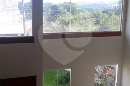 Sobrado à Venda no Condomínio Picollo Villagio com mobilha