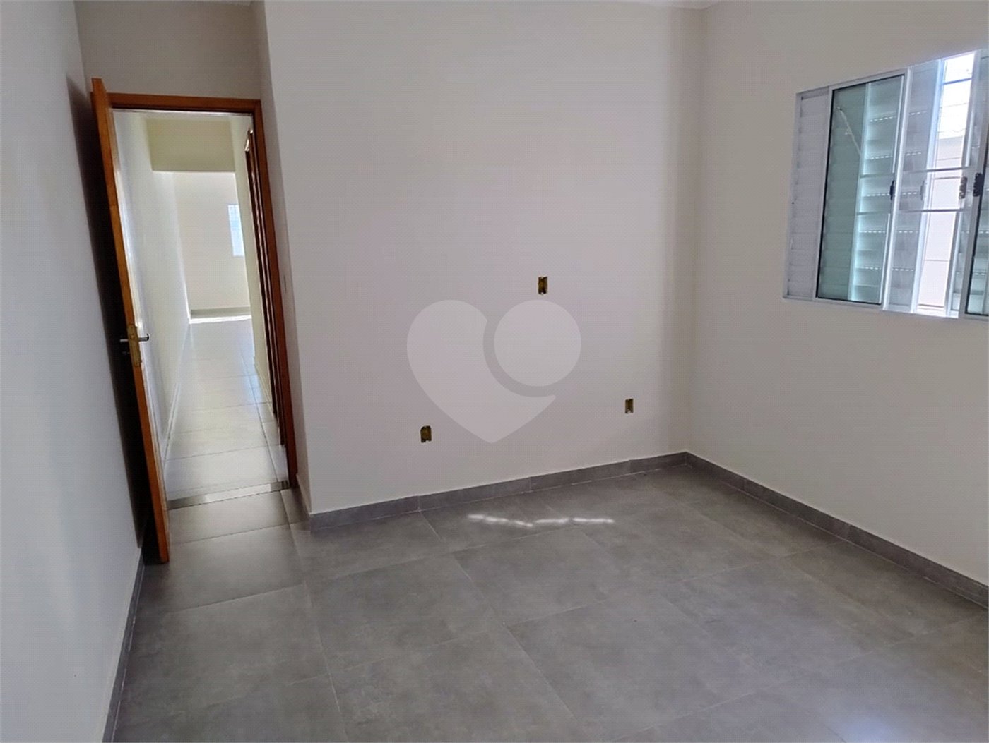 Casa nova 2 quartos 1 suíte Jardim Hikari.