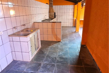 Excelente Casa Residencial no São Carlos 5 com 3 Quartos (1 Suíte) e Garagem Coberta para 2 Carros