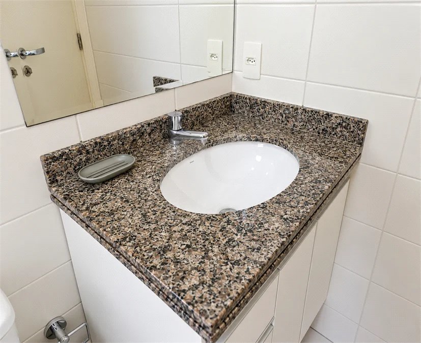 Apartamento com 2 dormitórios e 1 vaga em Nova Petrópolis, com piscina, academia, brinquedoteca, churrasqueira e portaria 24 horas. Excelente localização.