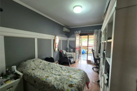 Casa a venda com piscina