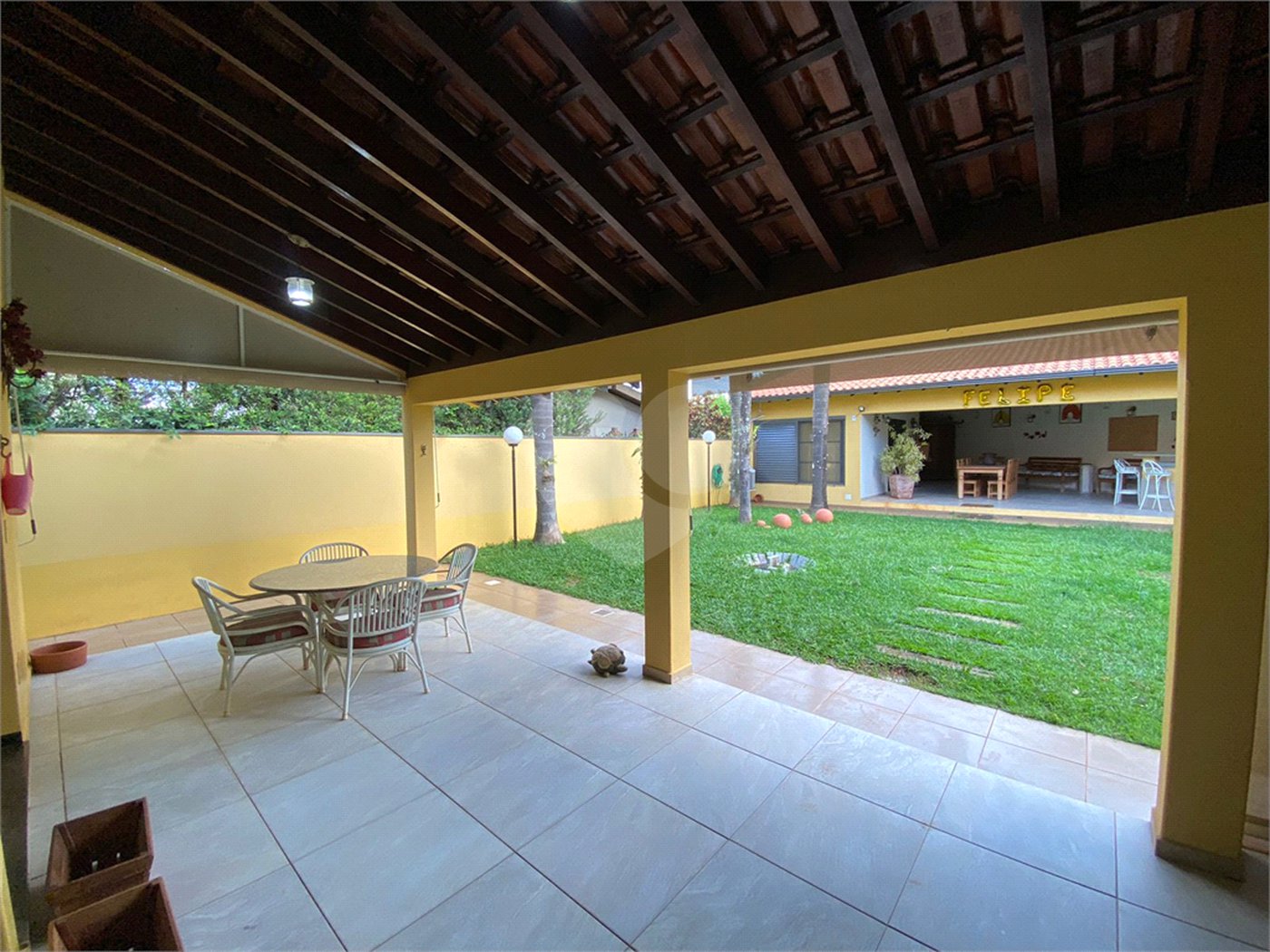 Casa térrea no Condomínio Parque Faber I