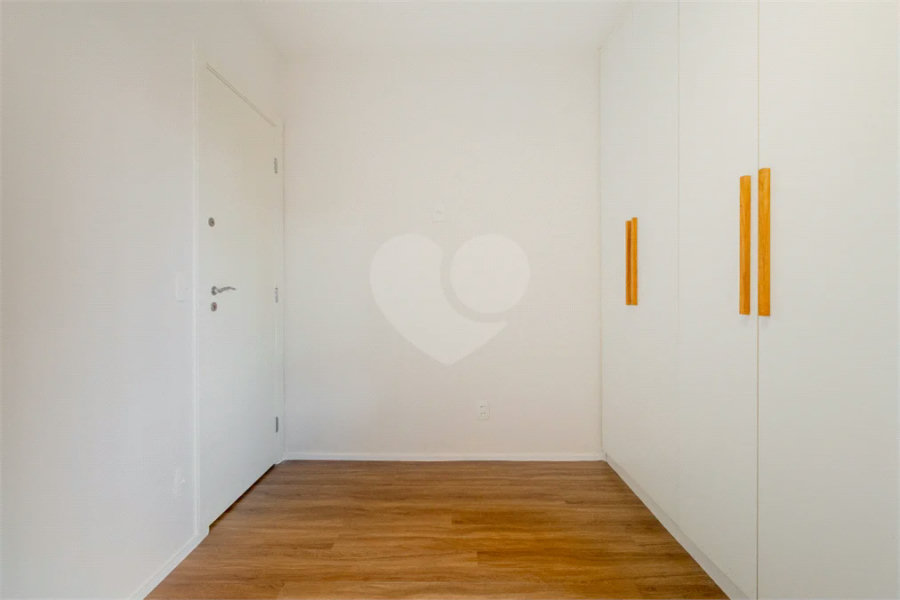 **Apartamento reformado em Higienópolis | 75 m² | 2 dormitórios | 2 banheiros | 1 vaga**