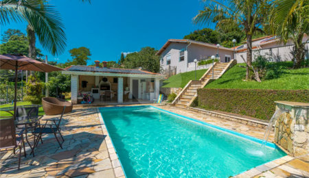 Casa à venda com 4 suítes no condomínio Vale da Santa Fé, Vinhedo - SP