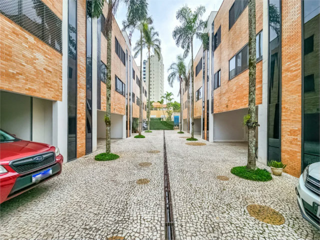 Casa à venda com 3 quartos, sendo 2 suítes,  no condomínio Bella Julieta, São Paulo - SP