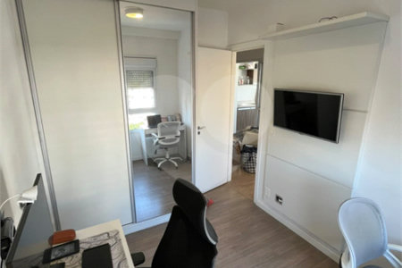 Apartamento com 2 dormitórios, 2 vagas e depósito privativo na Vila Mariana