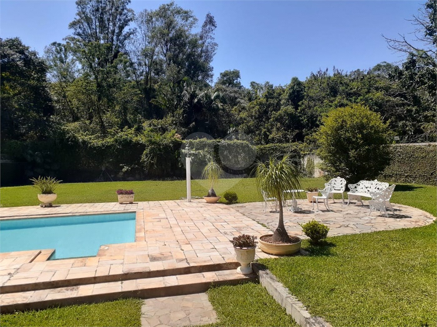 Casa Térrea com 3 quartos sendo 1 suíte. 1.400m² A/T. Jardim Floresta, Atibaia, SP