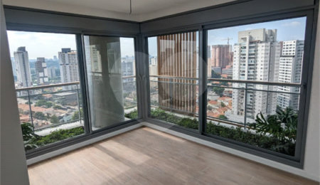 Apartamento à venda com 3 quartos, sendo 2 suítes, em Jardim das Acácias, São Paulo, SP