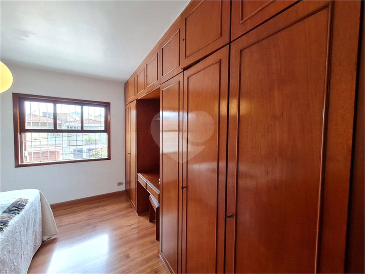 Sobrado à venda com 4 quartos, sendo 1 suíte, em Granja Julieta, São Paulo, SP