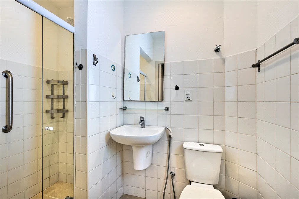 Casa de Vila à venda com 4 quartos, sendo 2 suítes, em Alto da Boa Vista, São Paulo, SP