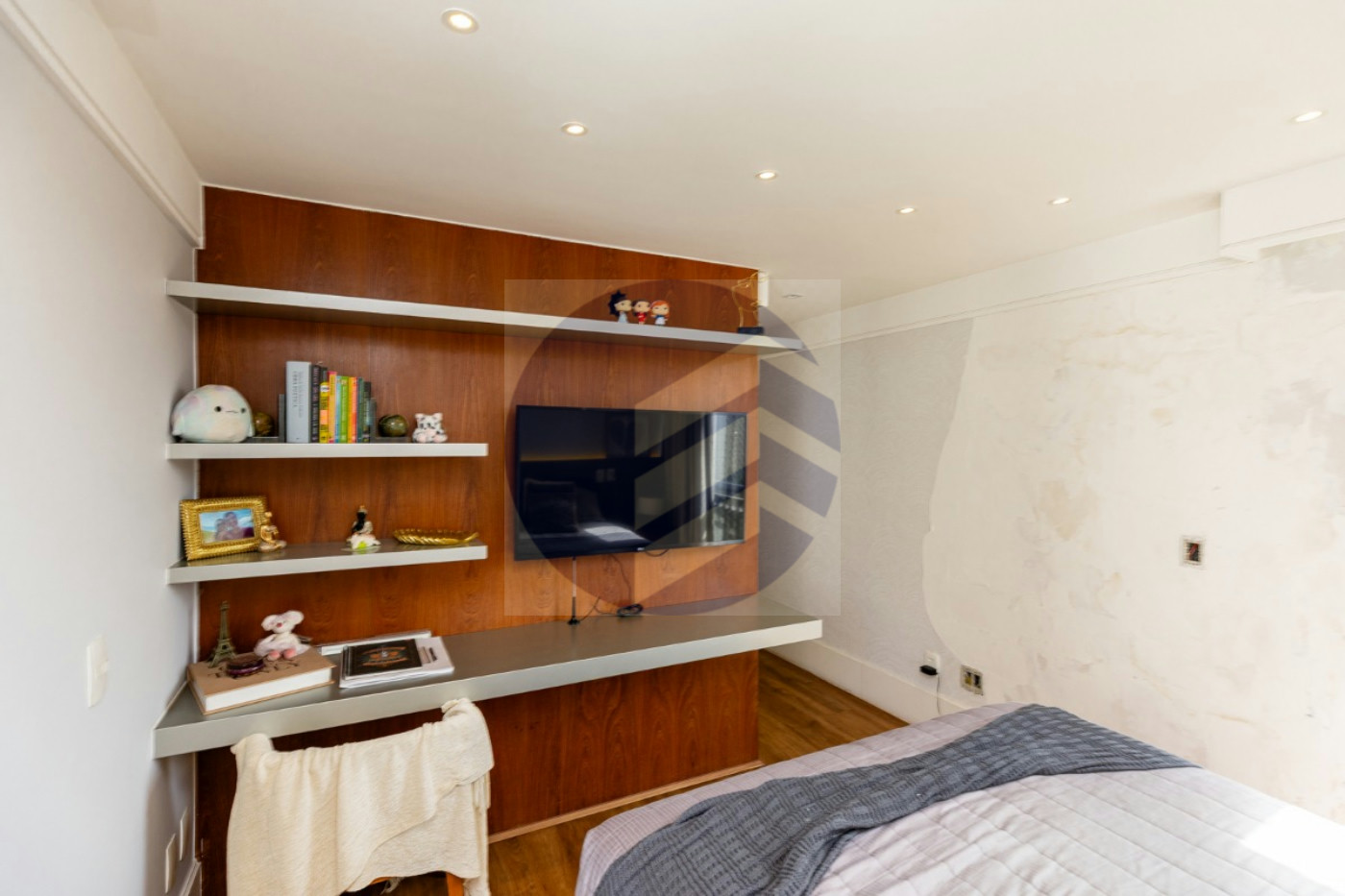 Duplex à venda com 3 quartos, sendo 3 suítes, em Vila Suzana 287m²