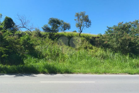 Área de terra de 156 mil m2 à venda em São Roque, zona mista (residencial/industrial)
