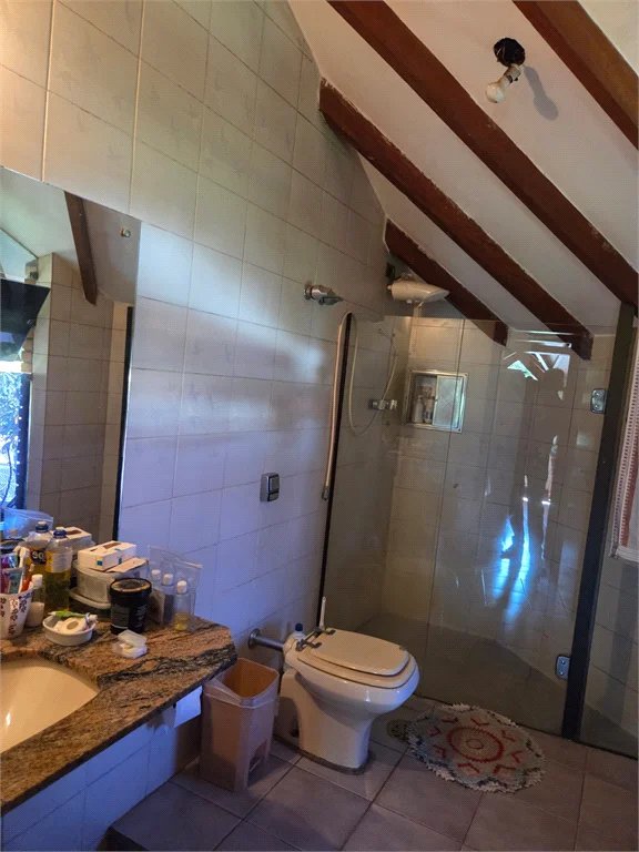 Casa à venda com 4 quartos, sendo 2 suítes,  em Cidade São Francisco, São Paulo, SP