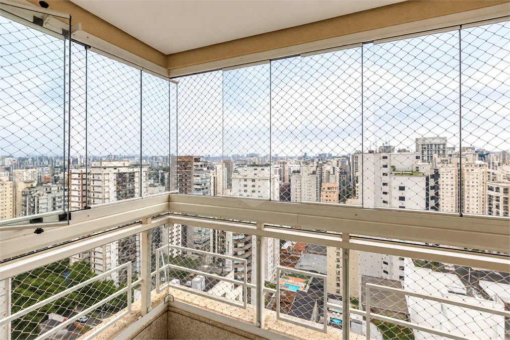 Apartamento mobiliado para locação em Moema | 275 m² | 3 suítes | 4 vagas