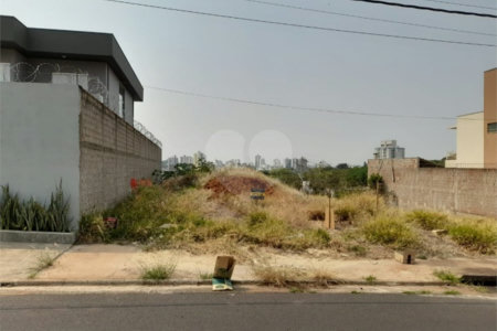 Terreno à Venda no Bairro Santa Julia - São Carlos