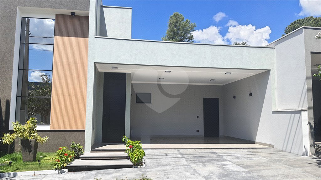 Casa à Venda de 03 dormitórios em São Carlos, no Condomínio Faixa Azul