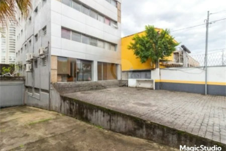 Prédio com 911m² , disponível para venda ou locação na Av. Washingtonís , em Santo Amaro.