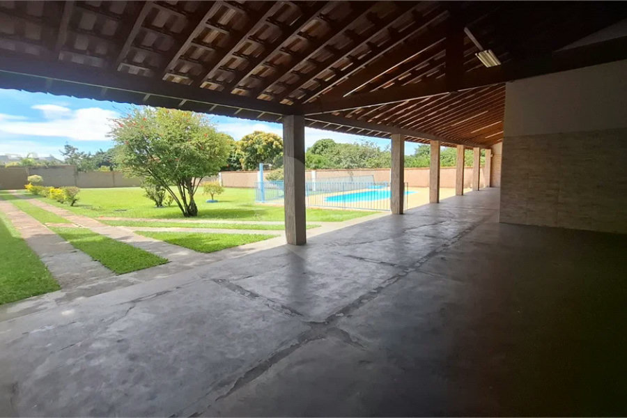 Chácara à venda – Excelente oportunidade dentro da cidade para investir ou para morar!