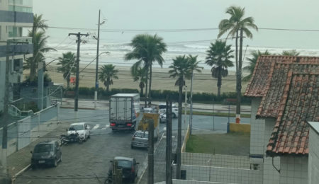🌊✨ SEU NOVO LAR A POUCOS PASSOS DO MAR NA GUILHERMINA! ✨🌊