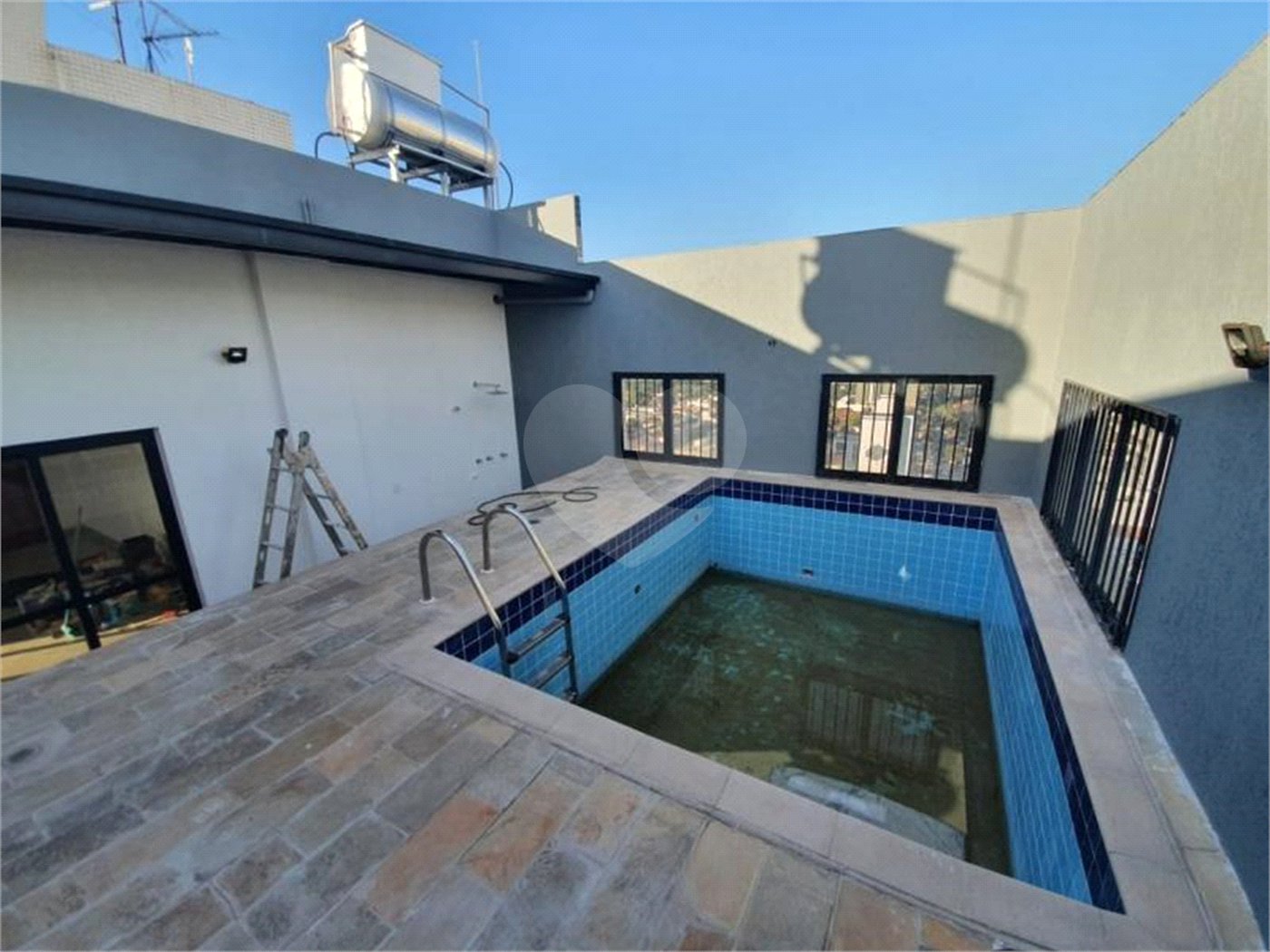 Apartamento Cobertura, no Condomínio Porto Sol.