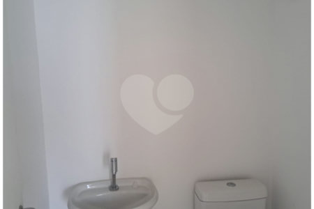 Sala comercial, nova, para venda ou locação, junto à Estação Vergueiro do Metrô