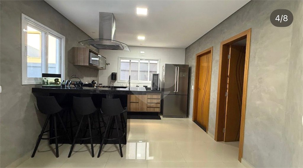 MARAVILHOSA CASA NO URBANOVA QUE REUNE CONFORTO E SOFISTICAÇÃO, 262m² - 4 SUITES e 4 Vagas.