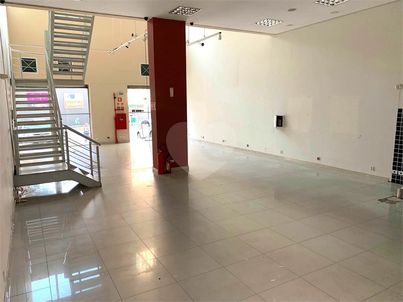 Aluga-se loja de rua, 230 m2, no Portal do Morumbi