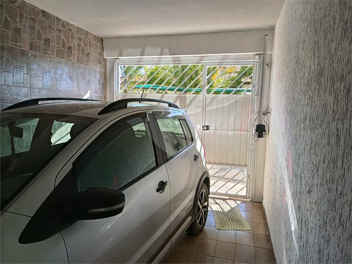Casa térrea e espaçosa no centro da cidade por apenas R$370.000,00!!! Vamos agendar uma visita?
