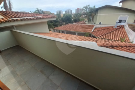 Sobrado no Condomínio Faber 1
