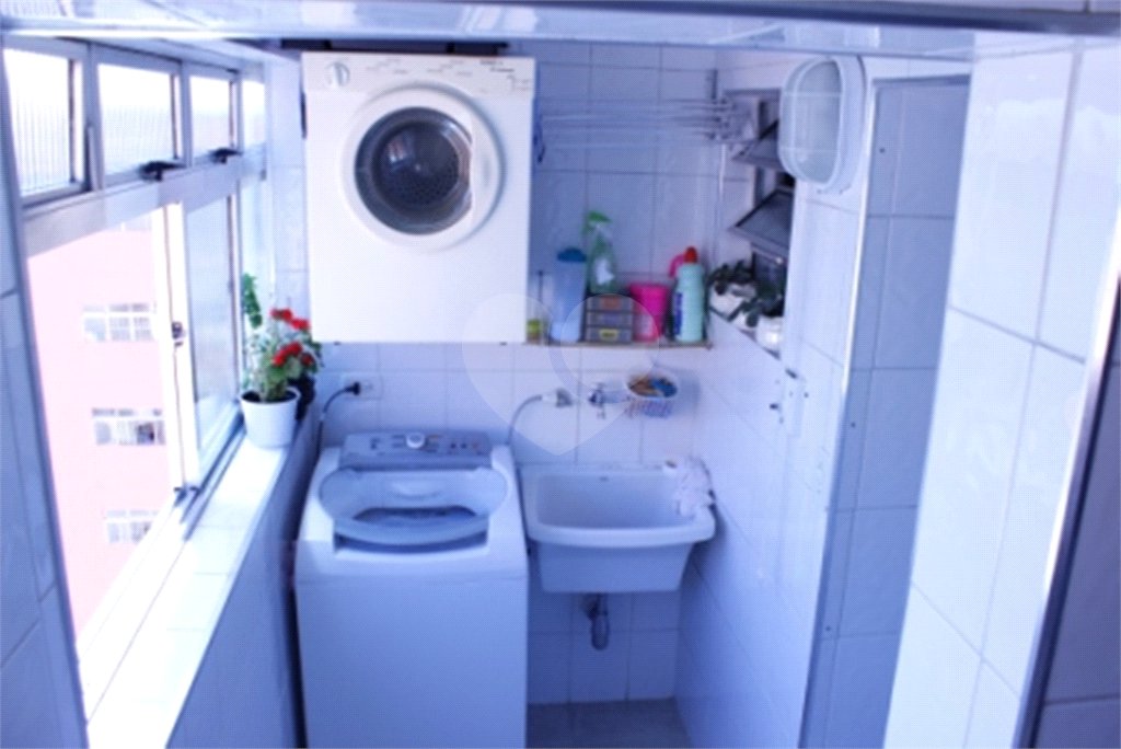 Apartamento 03 Dorm 02 Banheiros 01 Vaga na Saúde para Venda.