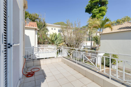 Casa à venda com 4 quartos, sendo 2 suítes, no condomínio Villa Franz Schubert, São Paulo - SP