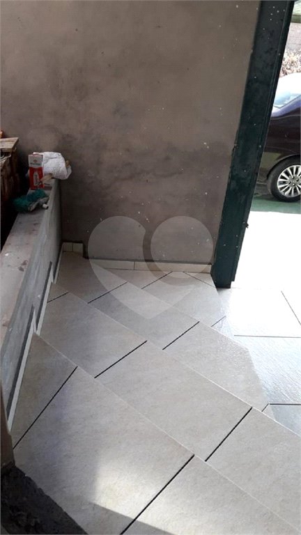 Casa térrea no Condomínio Samambaia.